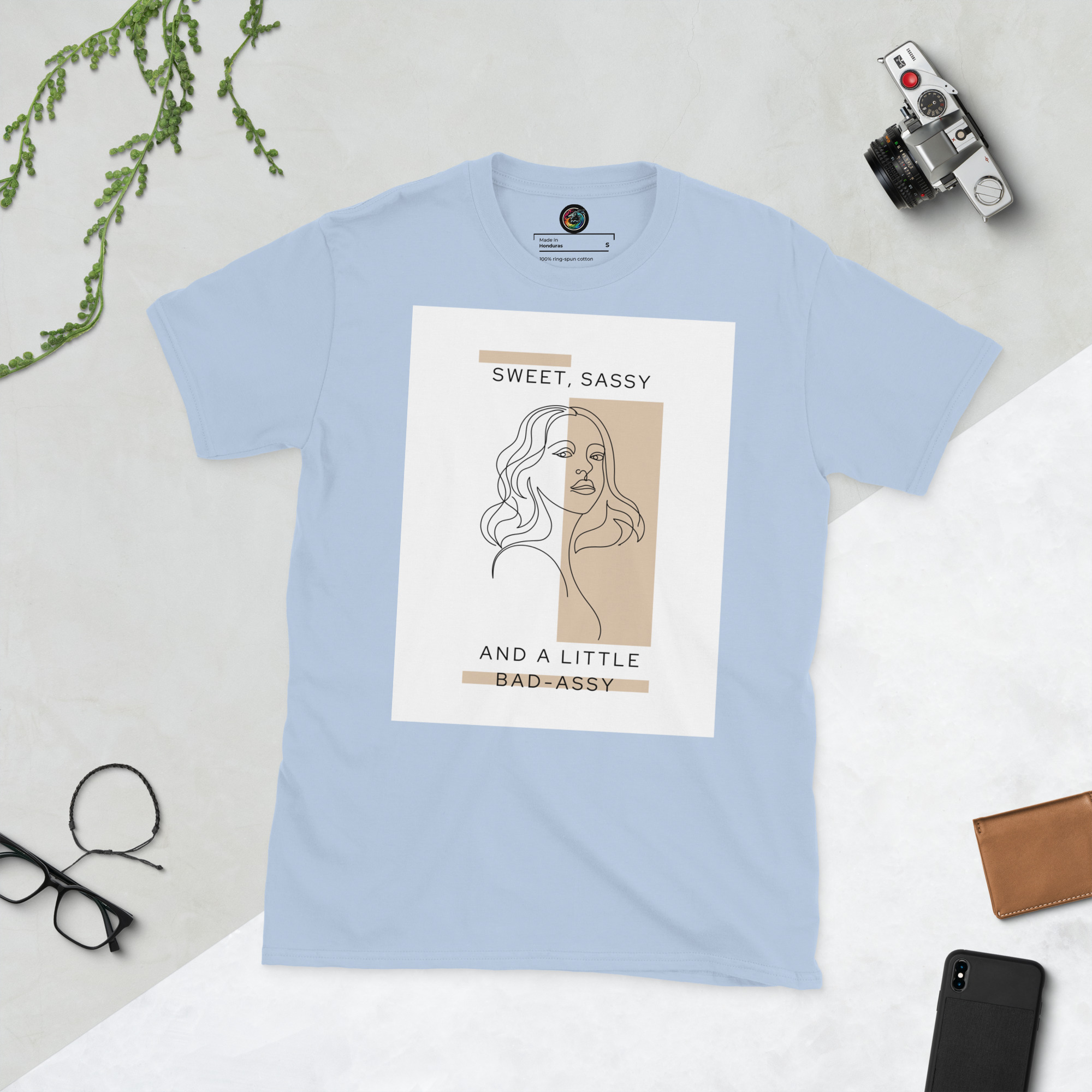 Kratka majica s natpisom "Sassy" - Slika 14